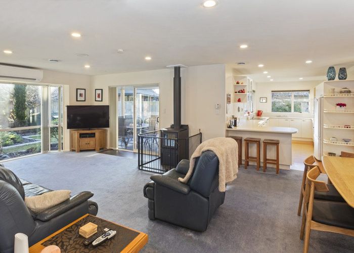  at 10 Cordyline Place, Waimairi Beach, Christchurch