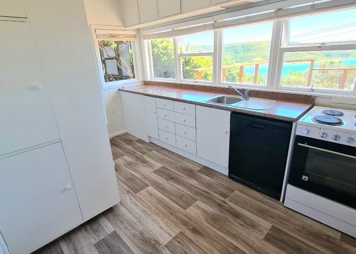  at 41 Kiriwai Road, Paremata, Porirua, Wellington