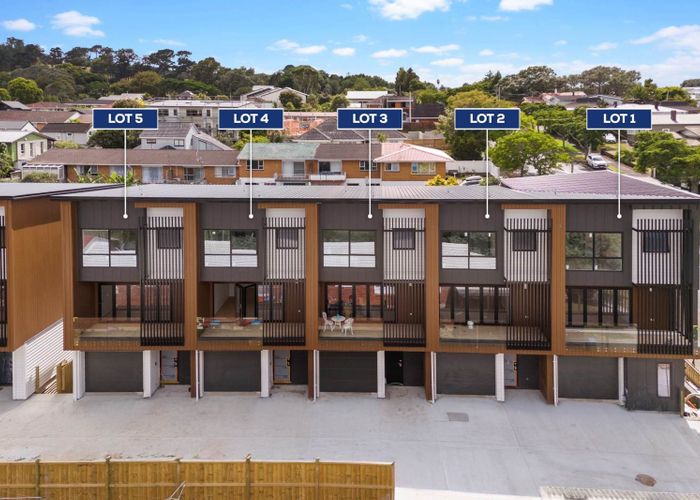  at 2/40 Campbell Road, One Tree Hill, Auckland City, Auckland