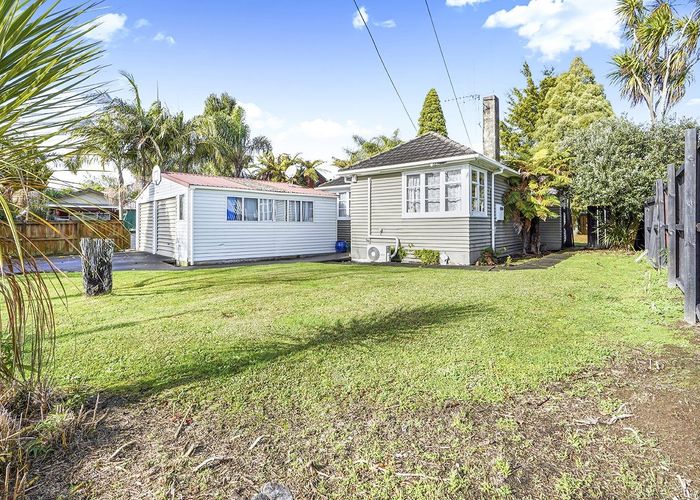  at 6 Watts Crescent, Hamilton East, Hamilton