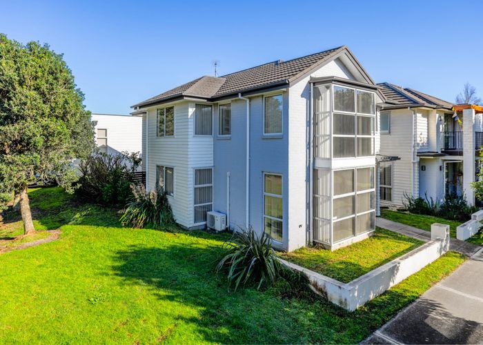  at 13 Phar Lap Crescent, Takanini, Papakura, Auckland