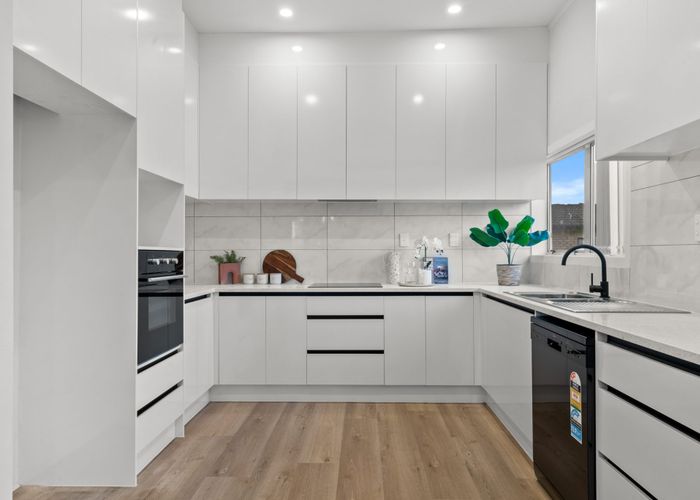  at 76 Manuroa Road, Takanini, Papakura, Auckland