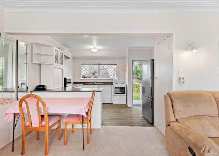  at 2/5 Duke Street, Papakura, Auckland