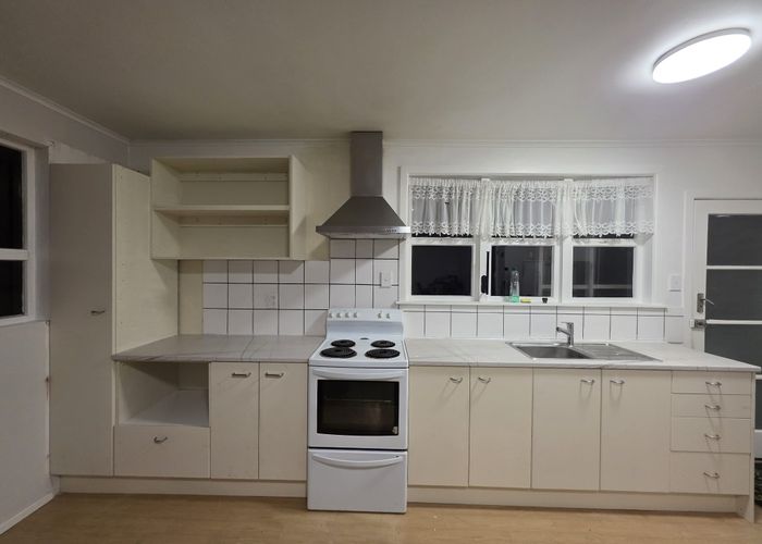  at 116 Canal Road, Avondale, Auckland