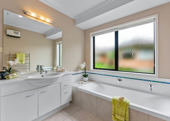  at 9 Pono Place, Waiuku, Franklin, Auckland