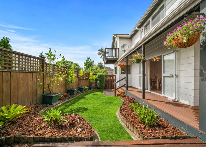  at 1/32 Arran Road, Browns Bay, North Shore City, Auckland