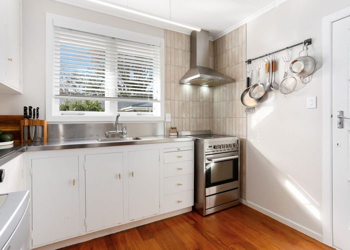  at 2/6 Ngauruhoe Street, Mount Eden, Auckland