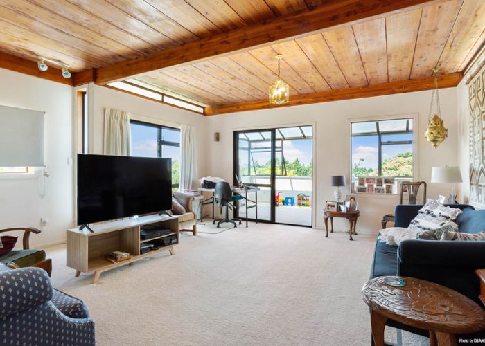  at 115 Chelsea View Drive, Chatswood, Auckland