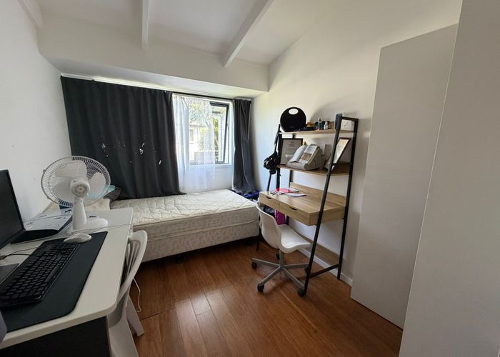  at 48B Roberts Road, Glenfield, North Shore City, Auckland