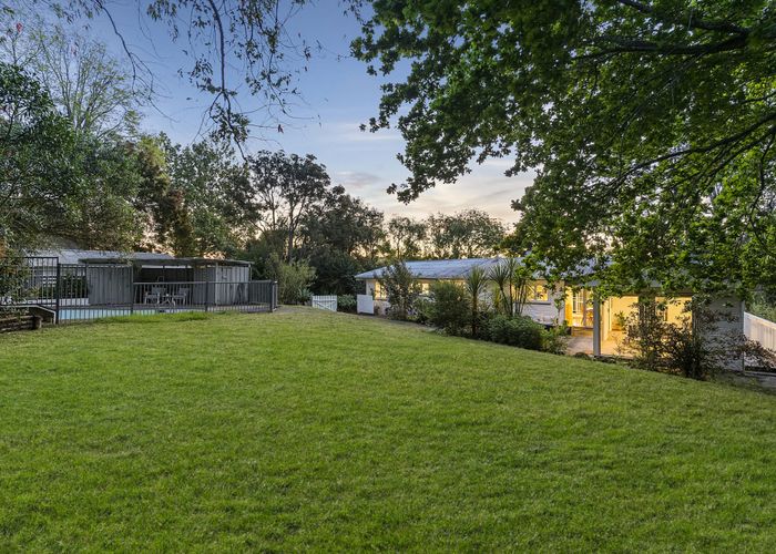  at 1/42 Woodlands Crescent, Browns Bay, Auckland