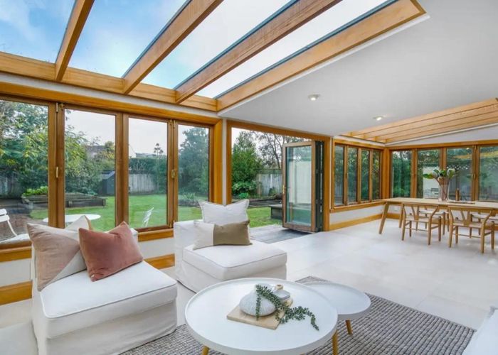  at 4 Cliff Street, Moncks Bay, Christchurch