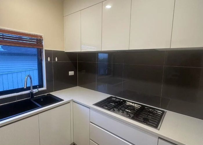  at 86 Fairview Ave, Fairview Heights, North Shore City, Auckland
