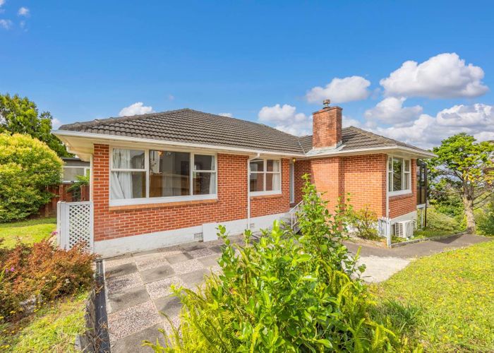  at 2 Sea Vista Avenue, Beach Haven, North Shore City, Auckland