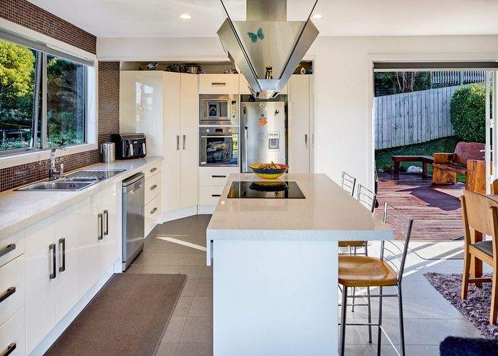  at 92 Mana View Road, Paremata, Porirua, Wellington
