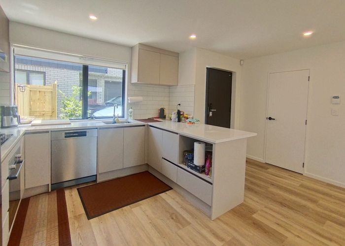  at 43B West Harbour Drive, West Harbour, Waitakere City, Auckland