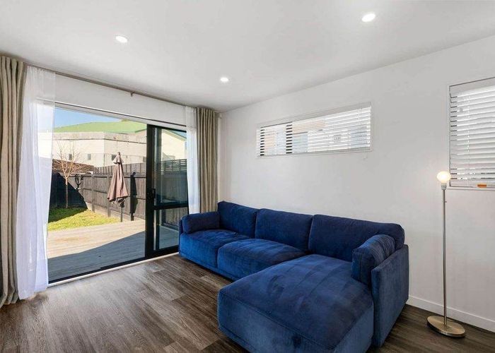  at 9/3 Abbotleigh Avenue, Te Atatu Peninsula, Waitakere City, Auckland