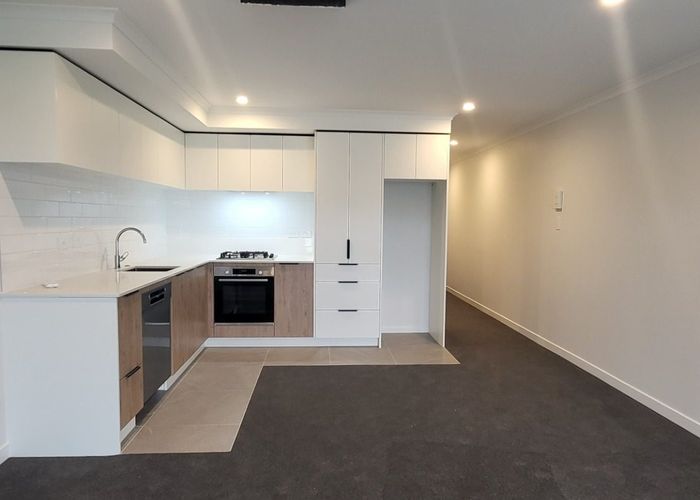  at 302/26 Shortfin Place, Flat Bush, Manukau City, Auckland