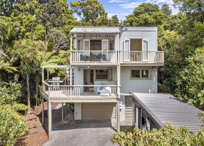  at 10 Turanga Road, Henderson Valley, Auckland