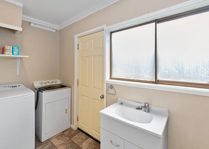  at 7 Pakira Avenue, Glendene, Auckland