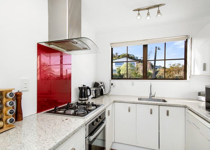 at 32 Pekanga Road, Normandale, Lower Hutt, Wellington