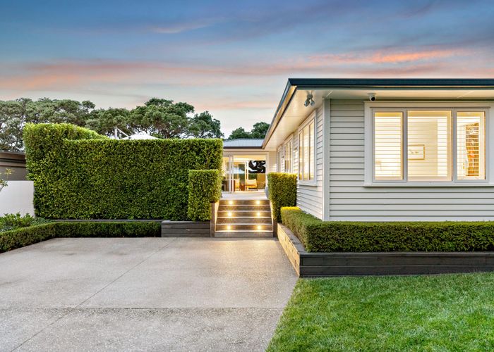  at 21 Heath Avenue, Northcote, North Shore City, Auckland