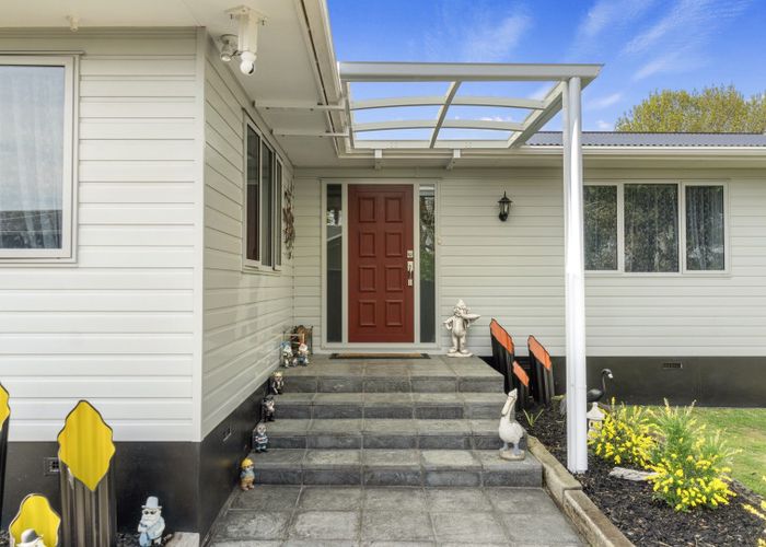  at 74 Oakfield Crescent, Pukete, Hamilton