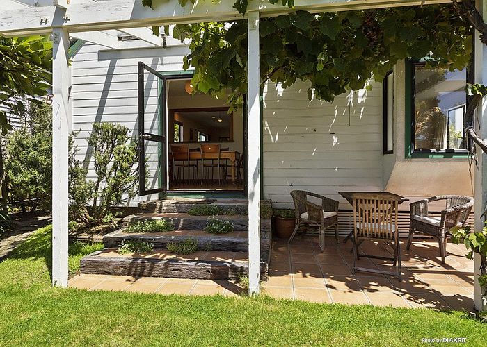  at 23 Pinnacle Street, Seatoun, Wellington