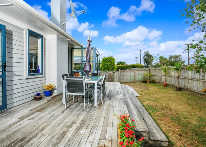  at 4 Trinidad Road, Sunnynook, Auckland