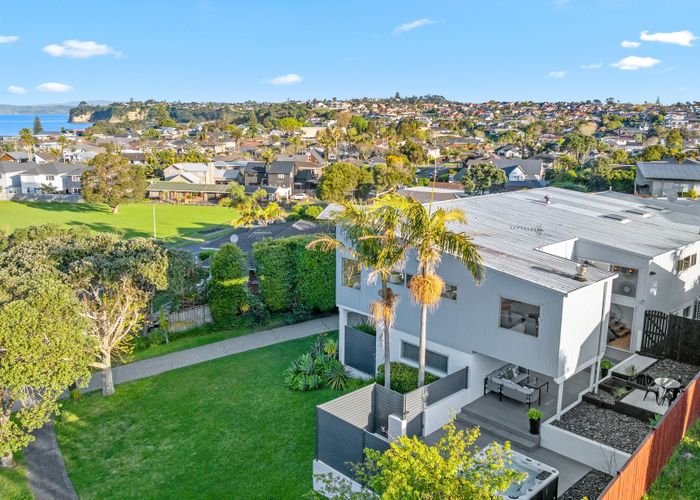  at 10 McCrystal Avenue, Bucklands Beach, Manukau City, Auckland