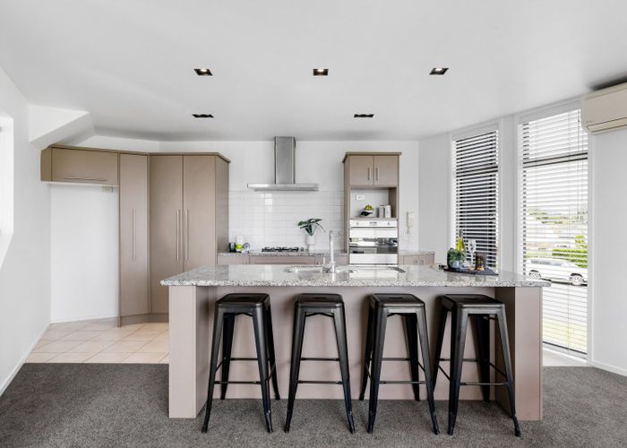  at 21 Radnor Street, Hamilton Central, Hamilton