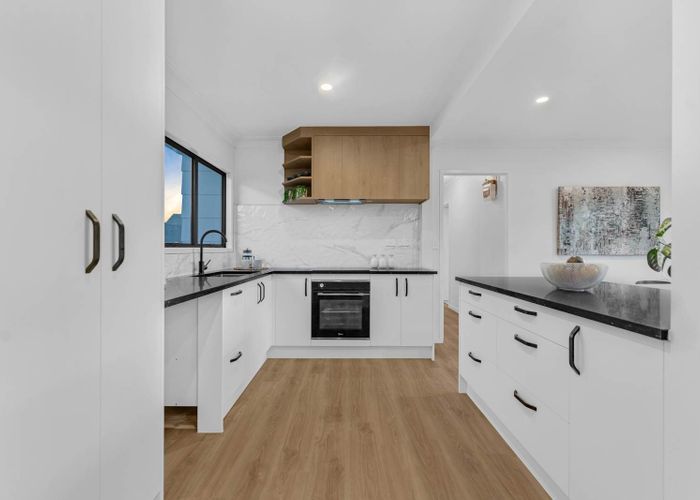  at 20 Posa Avenue, Henderson, Waitakere City, Auckland