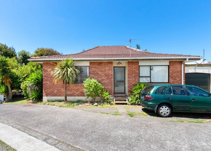  at 1/6 Kennington Drive, Clendon Park, Auckland