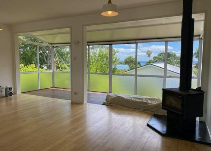  at 85 Pacific Parade, Army Bay, Rodney, Auckland