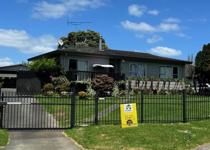  at 22 Challen Close, Conifer Grove, Papakura, Auckland