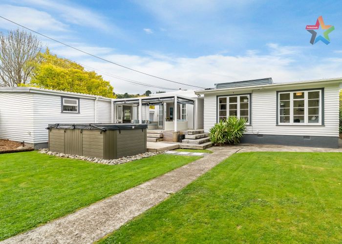  at 10 Golf Road, Manor Park, Lower Hutt, Wellington