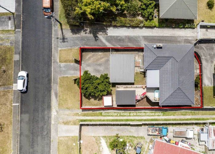  at 1/25 Fairclough Road, Beach Haven, North Shore City, Auckland