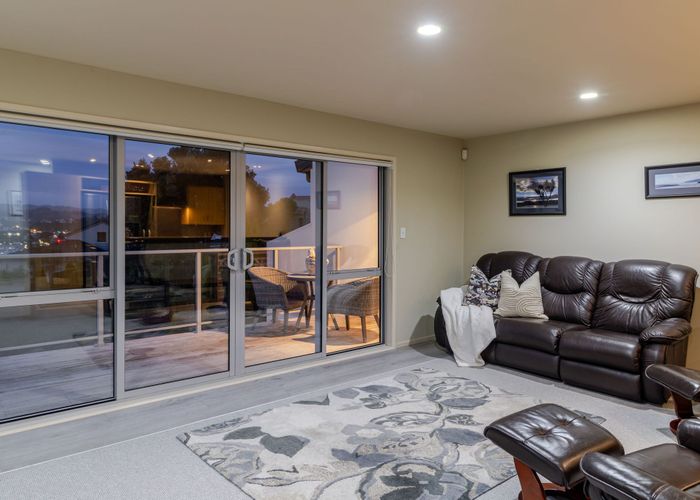  at 22 Paremata Drive, Paremata, Porirua, Wellington