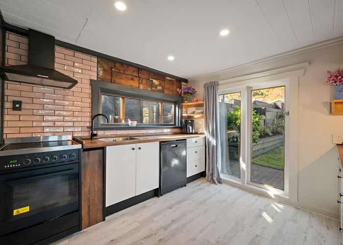  at 2 Ripon Street, Lyttelton
