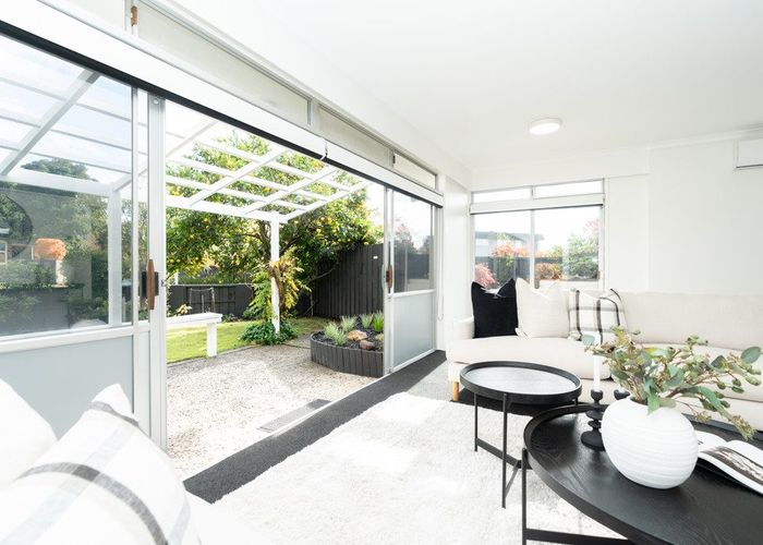  at 2 Clements Crescent, Queenwood, Hamilton