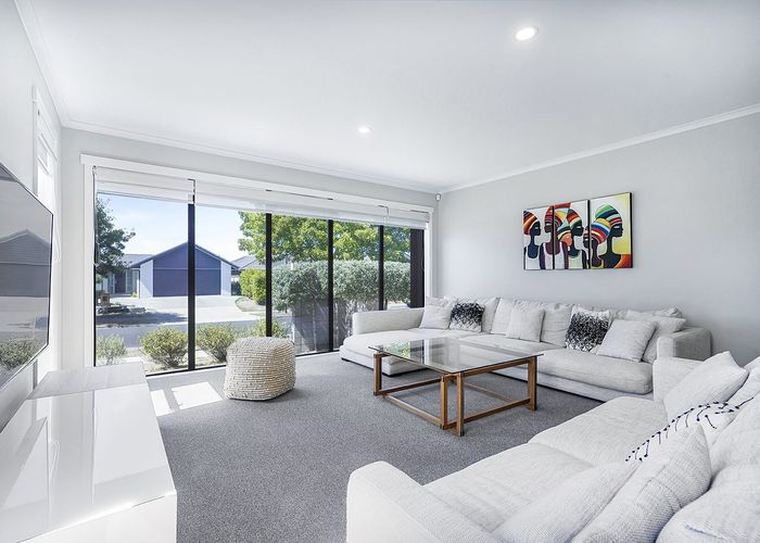  at 25 Brad Avenue, Flagstaff, Hamilton