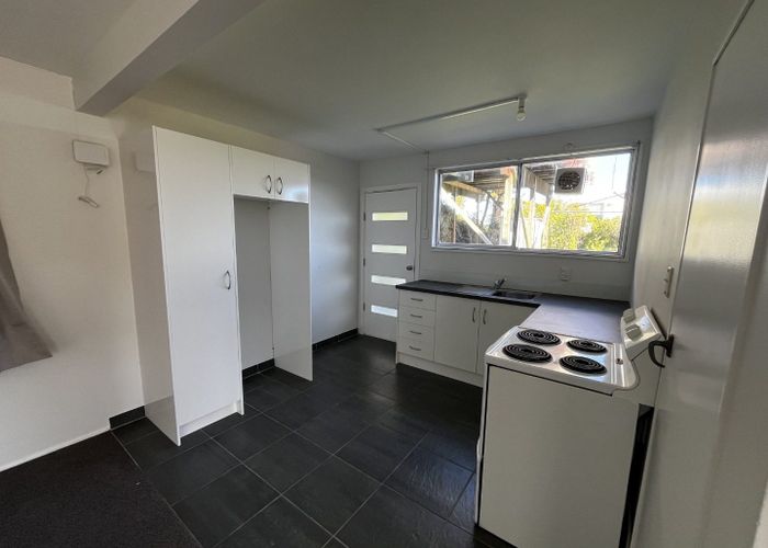 at 1/109 (Top) Dowse Drive, Maungaraki, Lower Hutt, Wellington