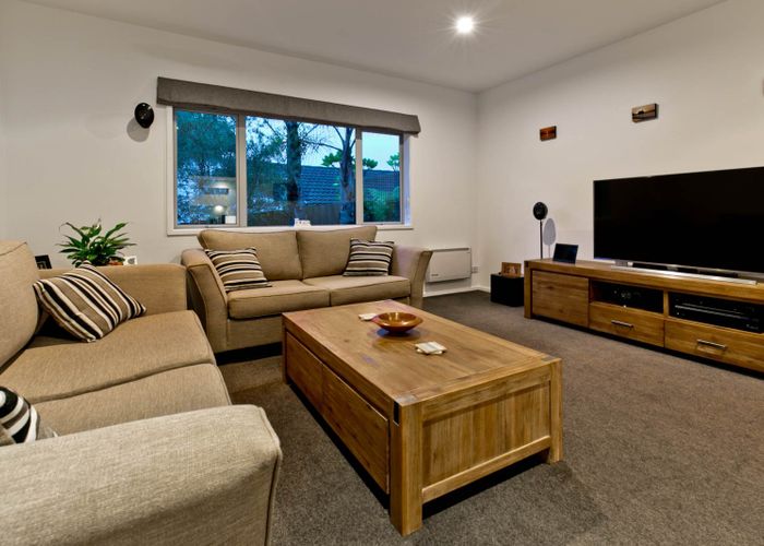  at 33 Kittiwake Drive, Schnapper Rock, Auckland