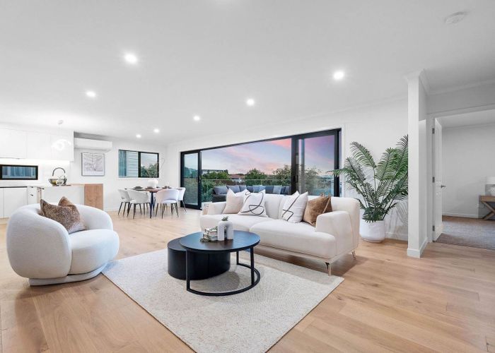  at 20 Baulcomb Parade, Windsor Park, North Shore City, Auckland