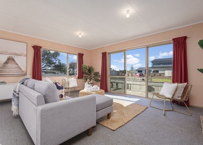  at 11 Te Kiri ST, Himatangi Beach, Himatangi Beach