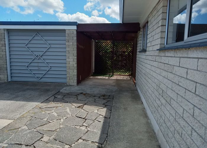  at 2/8 Tatua Place, Conifer Grove, Takanini
