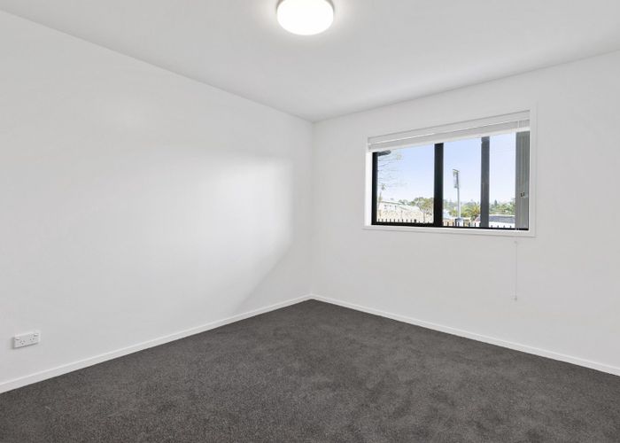  at 1B/4045 Great North Road, Kelston, Waitakere City, Auckland