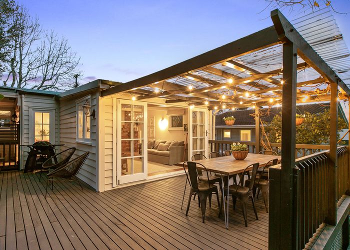  at 42 Beach Haven Road, Beach Haven, Auckland