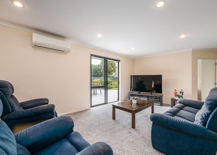  at 9 Chelmsley Avenue, Henderson, Auckland