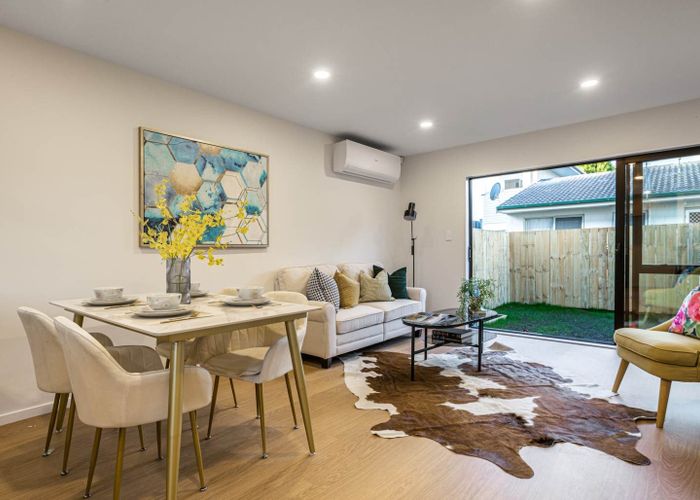  at 4/36 Edmonton Road, Henderson, Waitakere City, Auckland