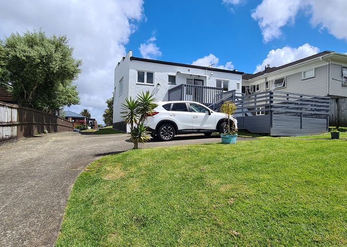  at 1 Pinewood Street, Avondale, Auckland